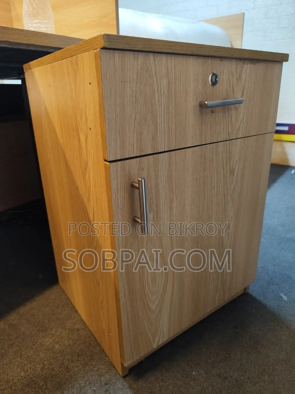 Premium 10-Seater Wooden Office Workstation Set (With Cabinets)
