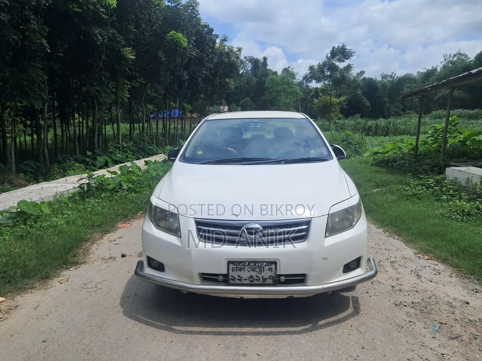 টয়োটা এক্সিও ২০১০ সাদা
