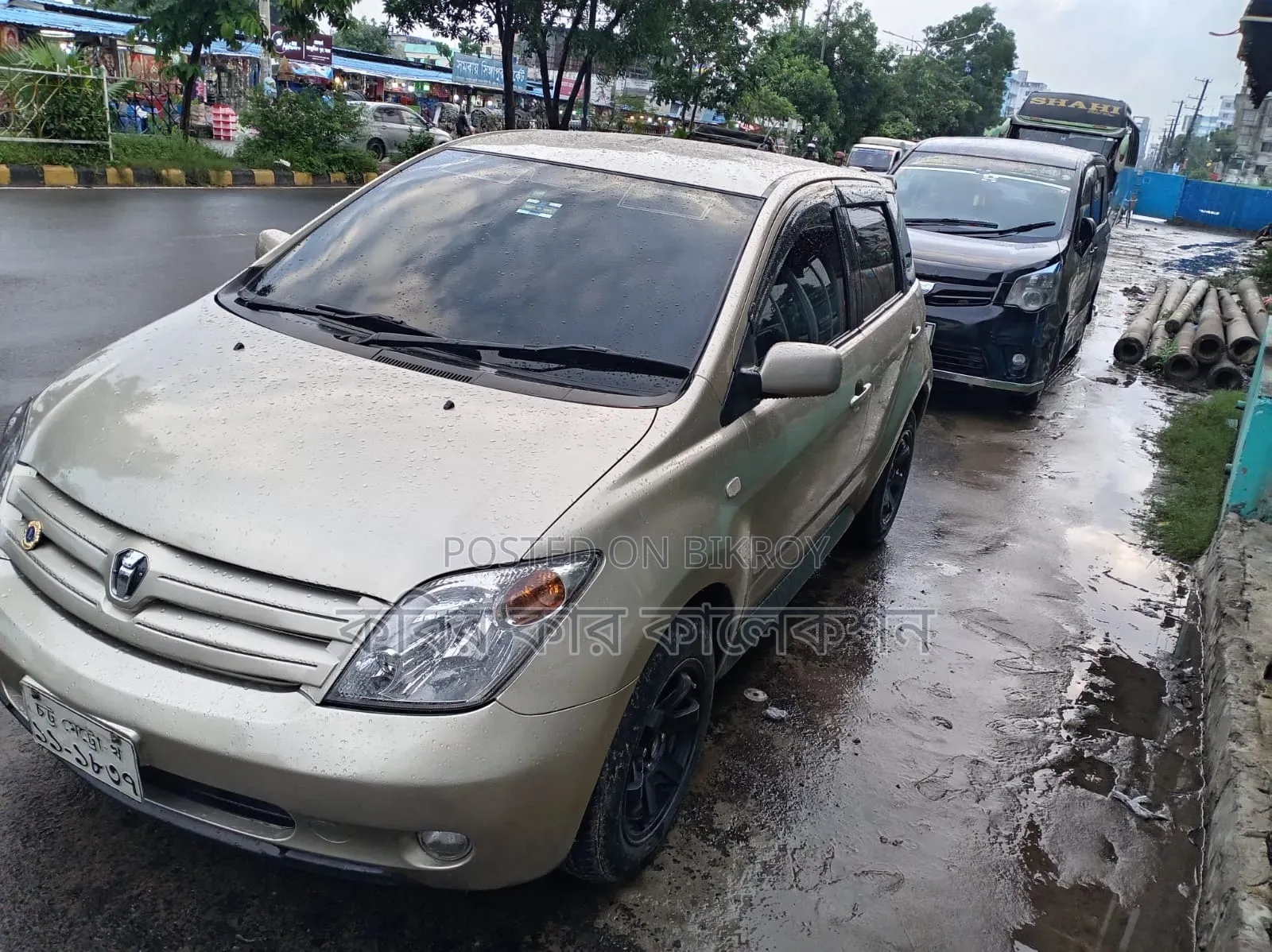 Toyota IST ২০০৪ সিলভার