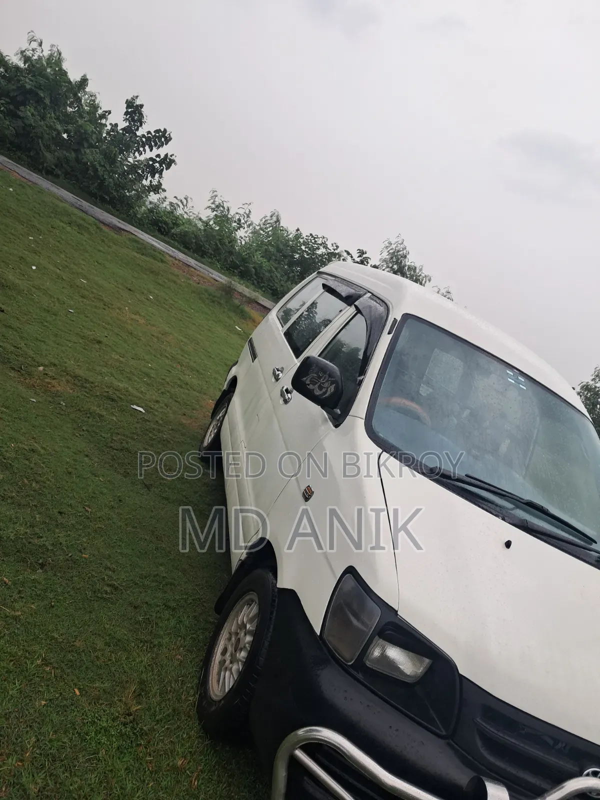 Toyota HiAce 2006 White