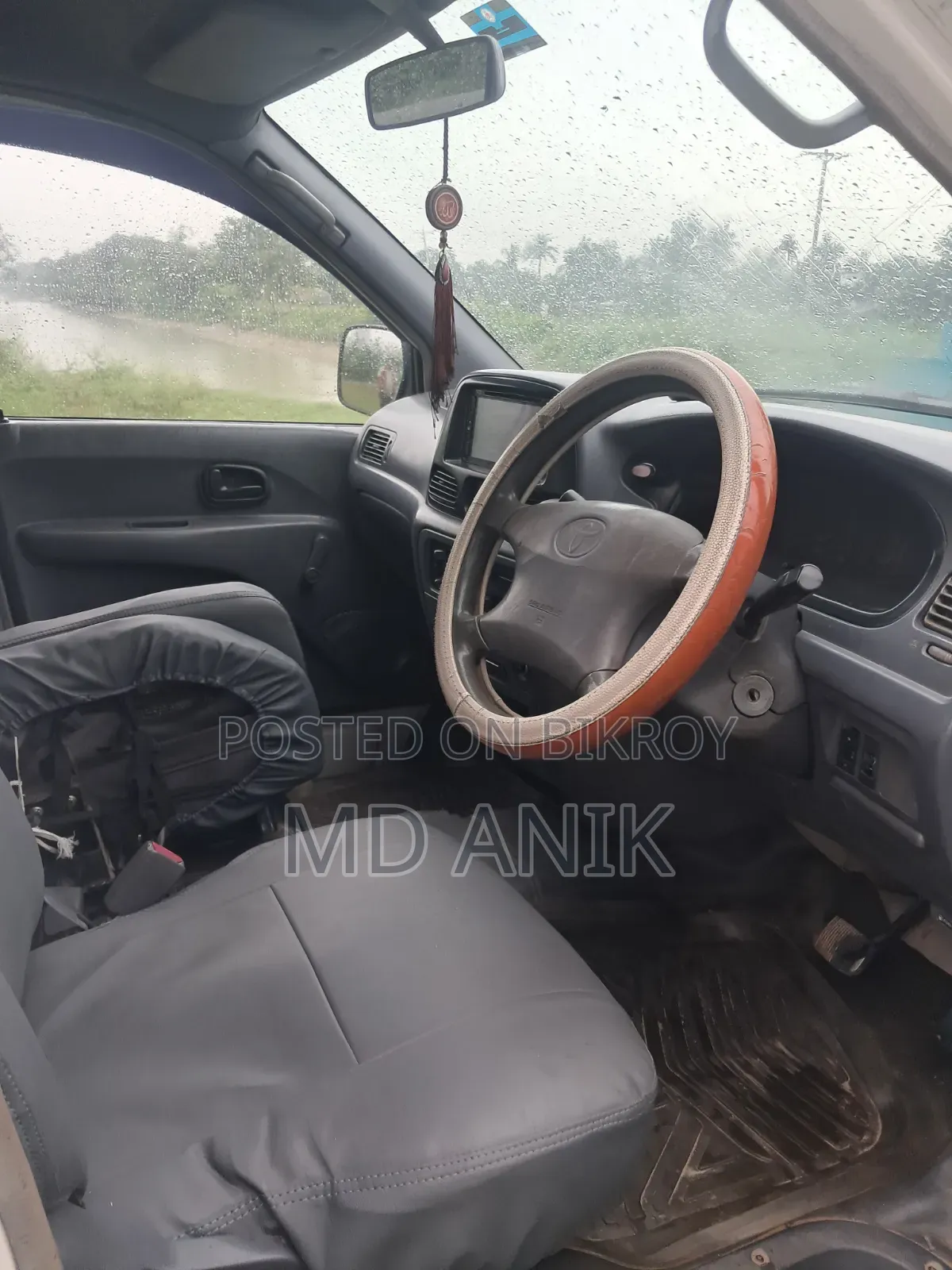 Toyota HiAce 2006 White