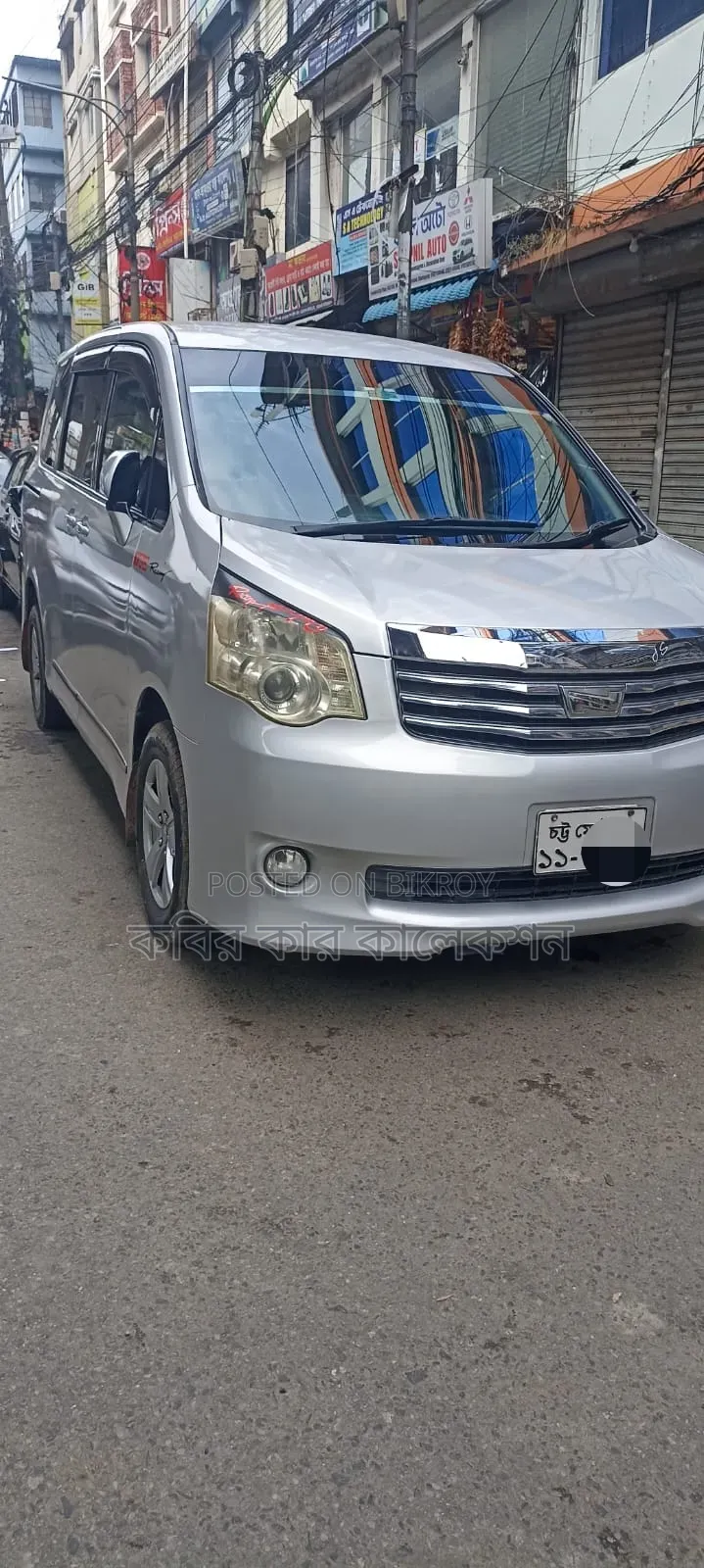 Toyota Noah 2011 Silver