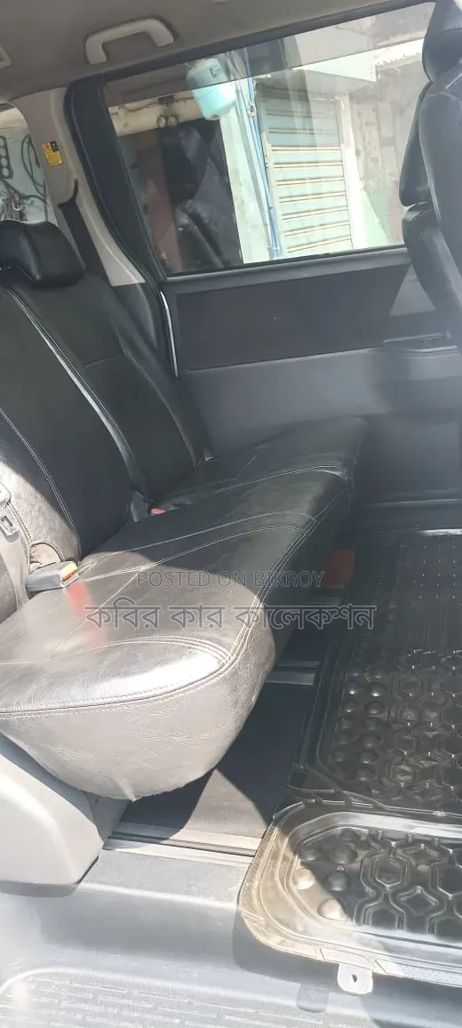 Toyota Noah 2011 Silver