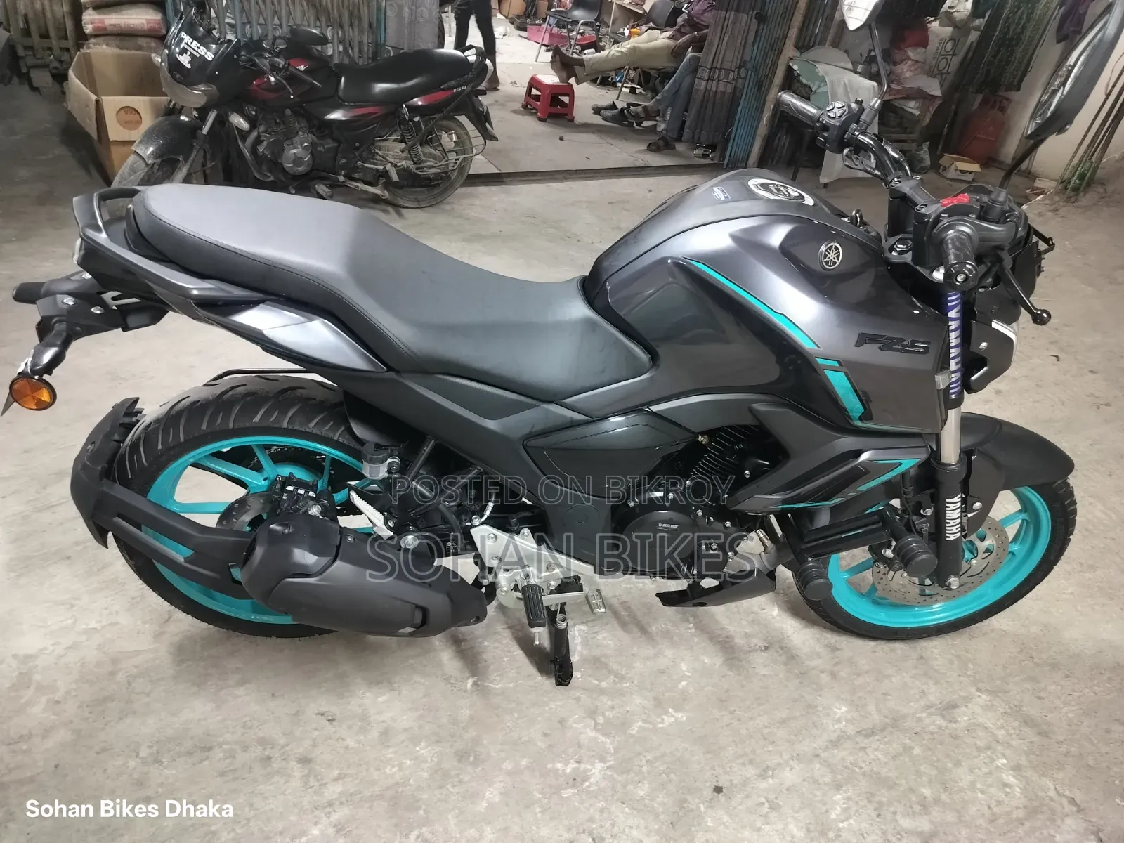 Yamaha FZ 2025 Gray