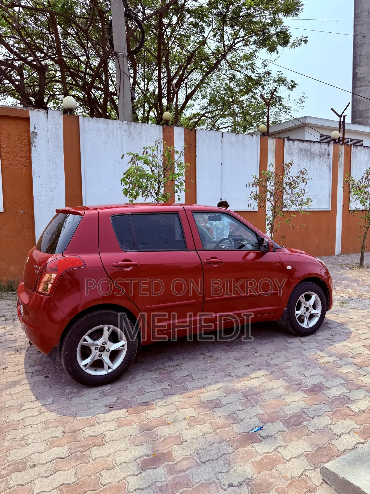Suzuki Swift 2010 Maroon