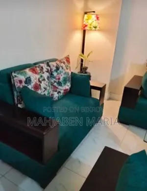 সোফা সেট এবং সেন্টার টেবিল