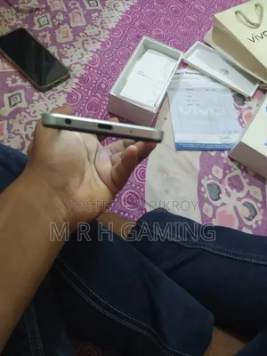 Vivo Y18 128 GB
