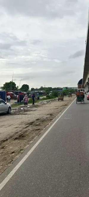 উত্তরা রাজউক ১৭ সেক্টরে মেট্রো স্টেশনের পাশে ৩ কাঠা প্লট বিক্রি হবে