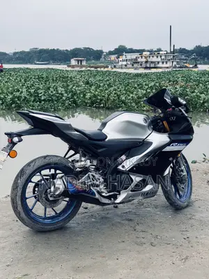 Yamaha 2022 Black