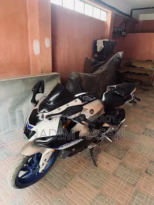 Yamaha 2022 Black
