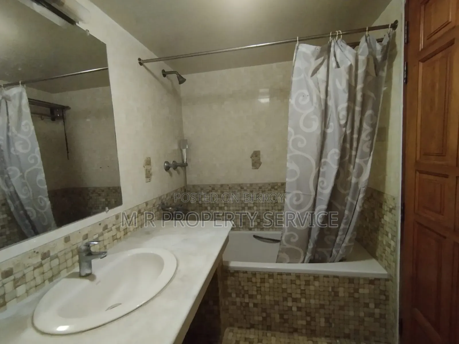 Furnished 3-bedroom Apartment in Gulshan for rent