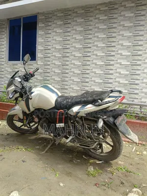 TVS Apache RTR 160 2V 2022 White