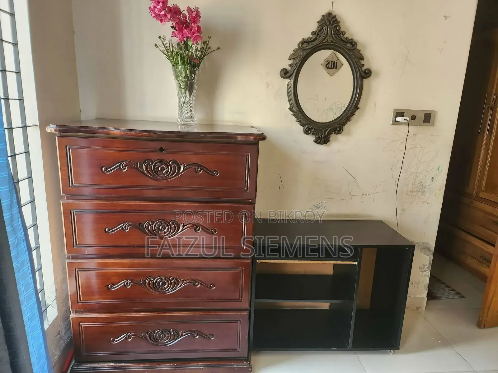 Wardrobe + (Table - Free)