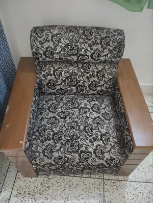 সোফা সিঙ্গেল