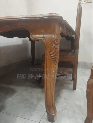 Victoria Dining Table