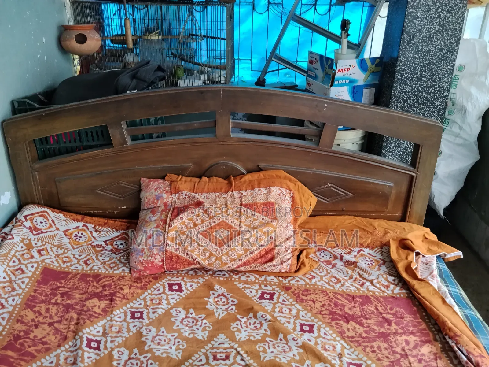 Bed 5 feet * 6 feet