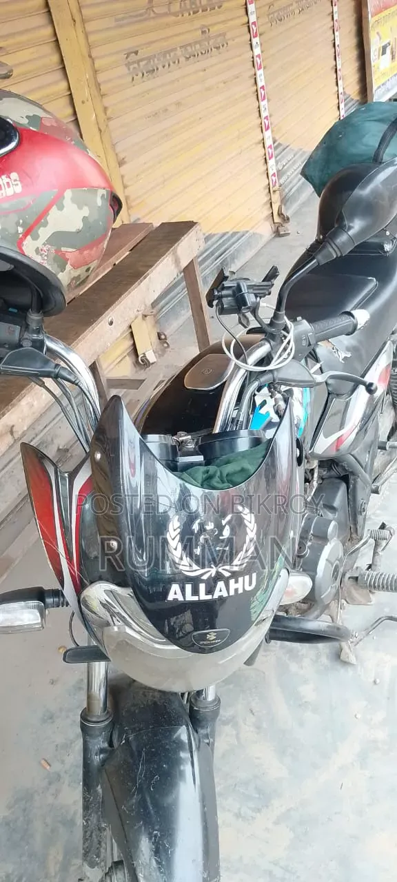 বাজাজ ডিসকভার ১০০ ২০১২ কালো