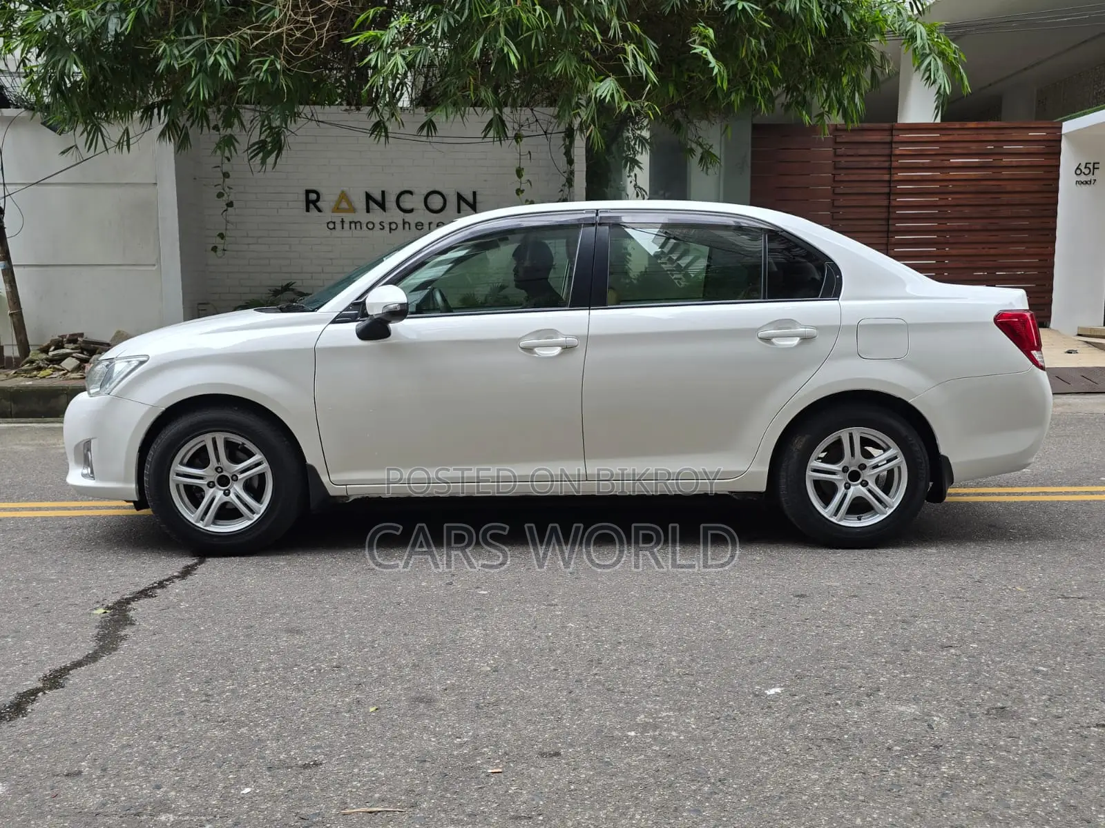 Toyota Axio 1.3 X 2WD 2013 White