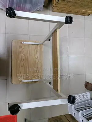 অ্যাডজাস্টেবল এবং মুভেবল টেবিল