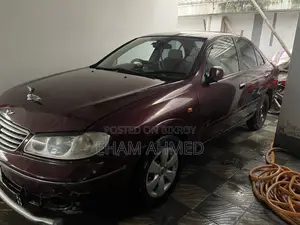 Nissan Sunny 2005 Maroon
