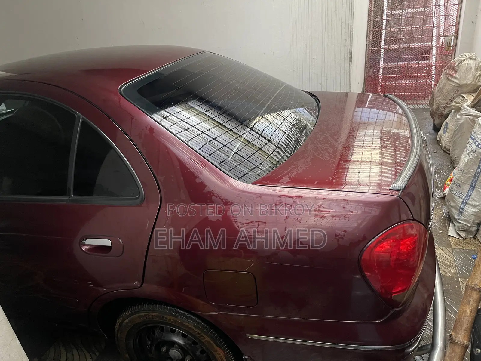 Nissan Sunny 2005 Maroon