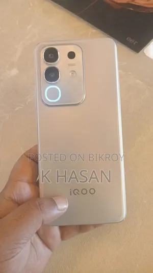 Vivo iQOO Z10x 128 GB Silver
