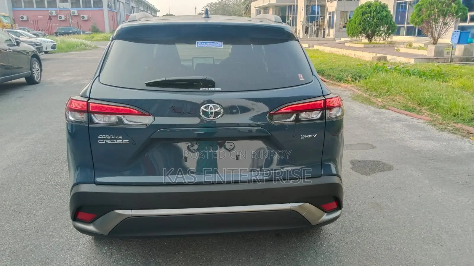 টয়োটা করোলা ক্রস ২০২৫ গ্রে