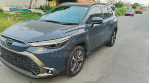 টয়োটা করোলা ক্রস ২০২৫ গ্রে