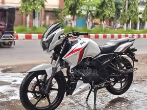 TVS Apache RTR 160 2V 2016 White