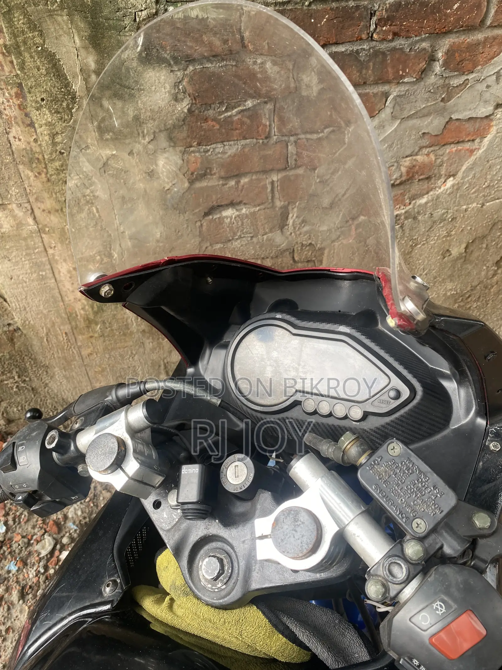Pulsar 220 Plastic Kit