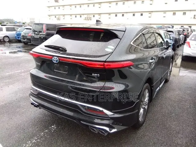 টয়োটা হ্যারিয়ার ২০২১ কালো