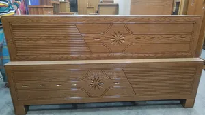 কেনাডিয়ান উড/বিনয়ার এর খাট