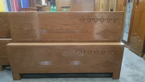 কেনাডিয়ান উড/বিনয়ার এর খাট