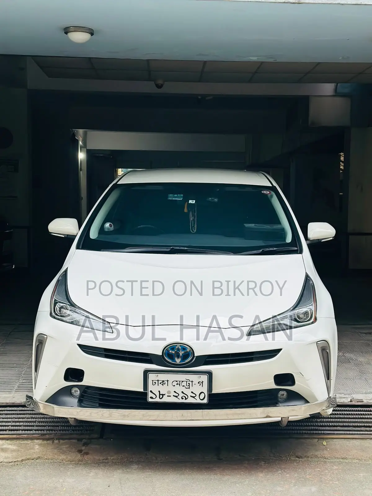 Toyota Prius 2019 White