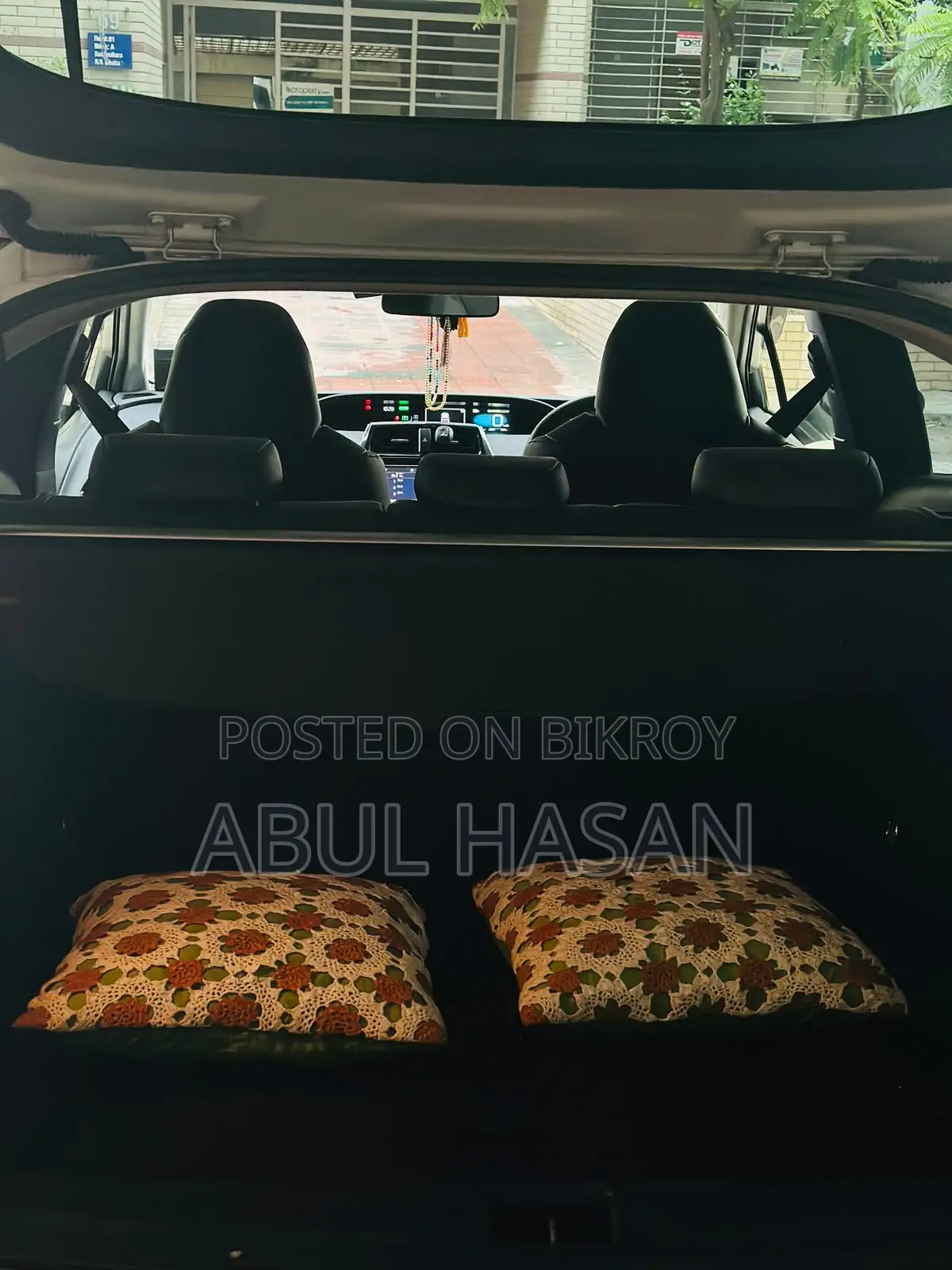 Toyota Prius 2019 White