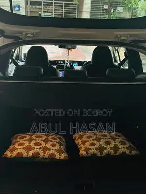 Toyota Prius 2019 White
