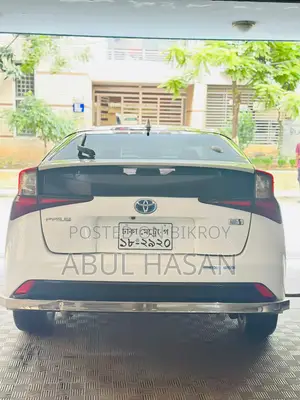 Toyota Prius 2019 White