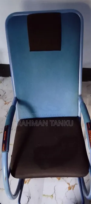 একটি রকিং চেয়ার অটোবি ব্র্যান্ডেড লুকিং নিউ বিক্রিয় হবে।