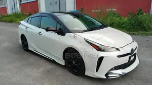 Toyota Prius 2022 Pearl