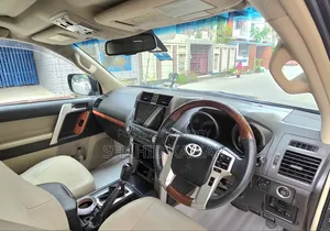 Toyota Land Cruiser Prado 2010 Black