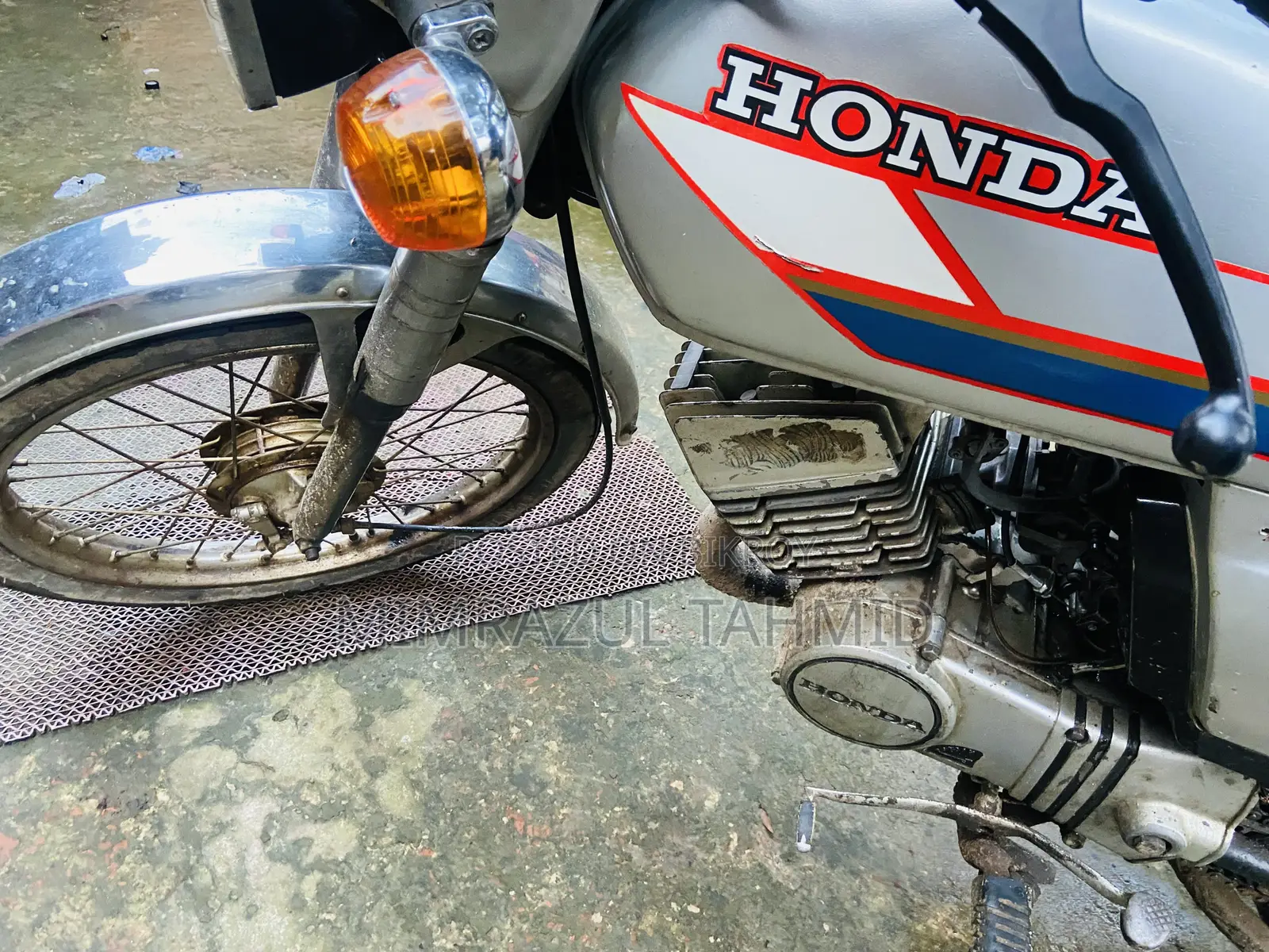 Honda 2004 Gray