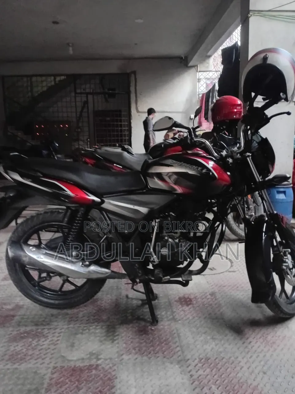 বাজাজ ডিসকভার ১২৫ ২০২০ ব্ল্যাক