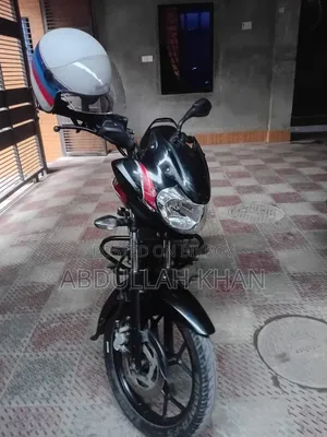 বাজাজ ডিসকভার ১২৫ ২০২০ ব্ল্যাক