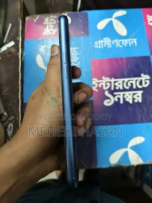 Hisense A2 64 GB Blue