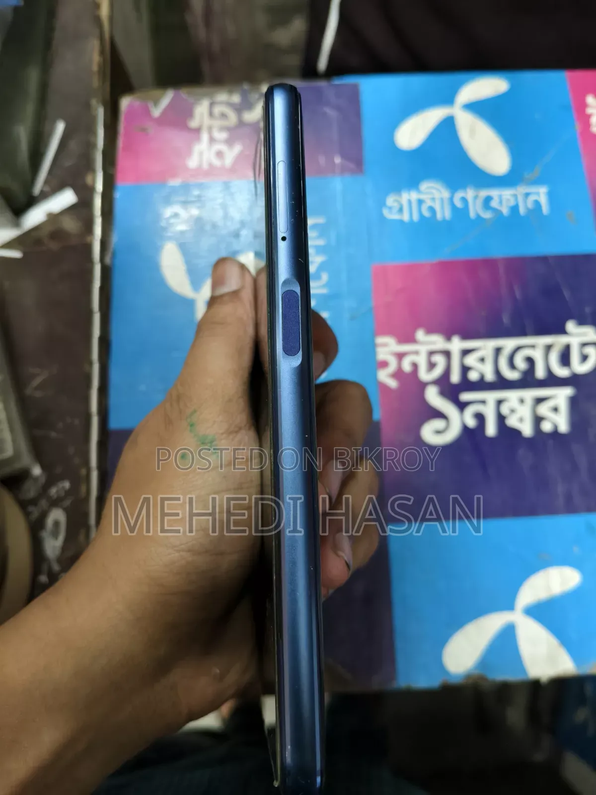 Hisense A2 64 GB Blue