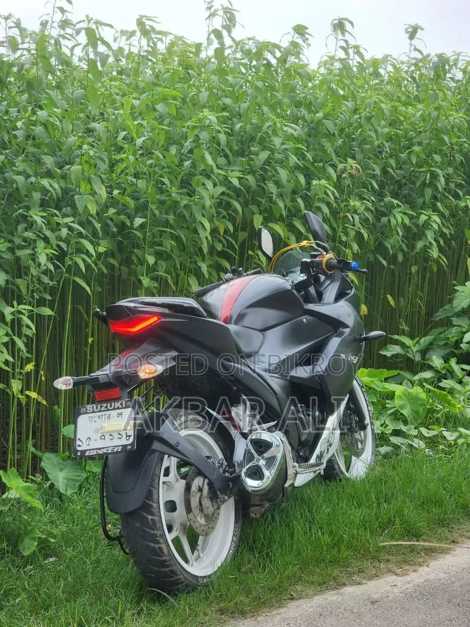 সুজুকি জিক্সার এসএফ ২০২৩ ব্ল্যাক