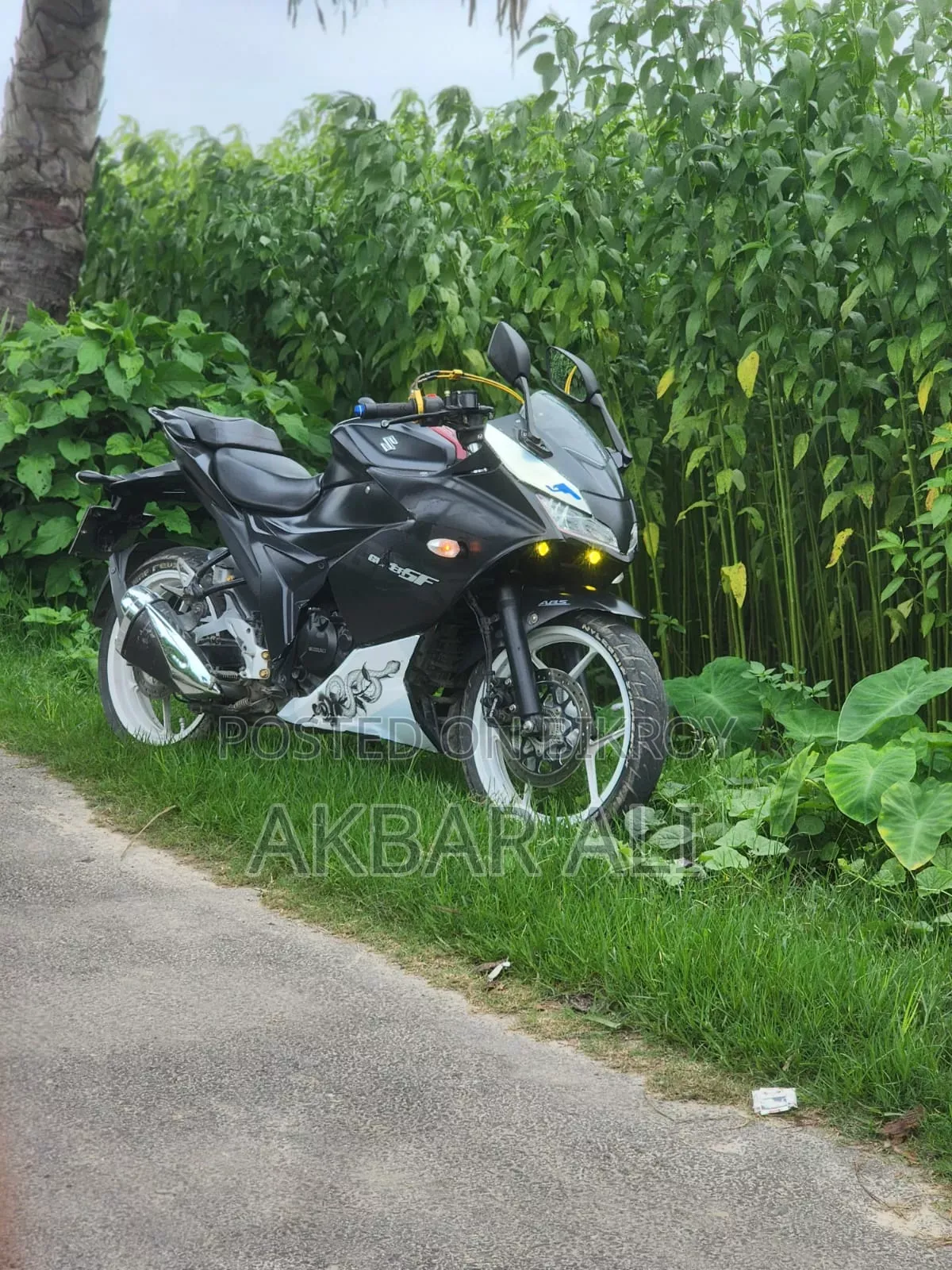 সুজুকি জিক্সার এসএফ ২০২৩ ব্ল্যাক