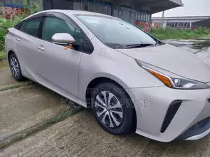 Toyota Prius 2021 Beige
