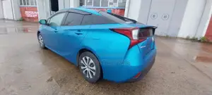 Toyota Prius 2021 Blue