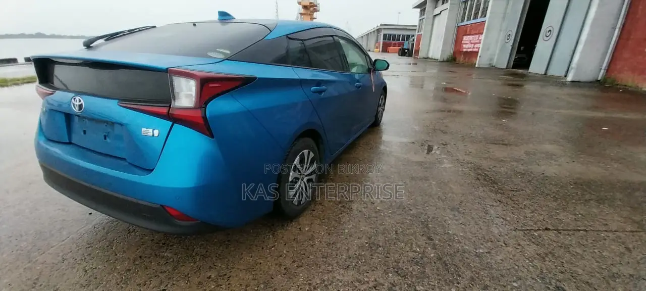 Toyota Prius 2021 Blue
